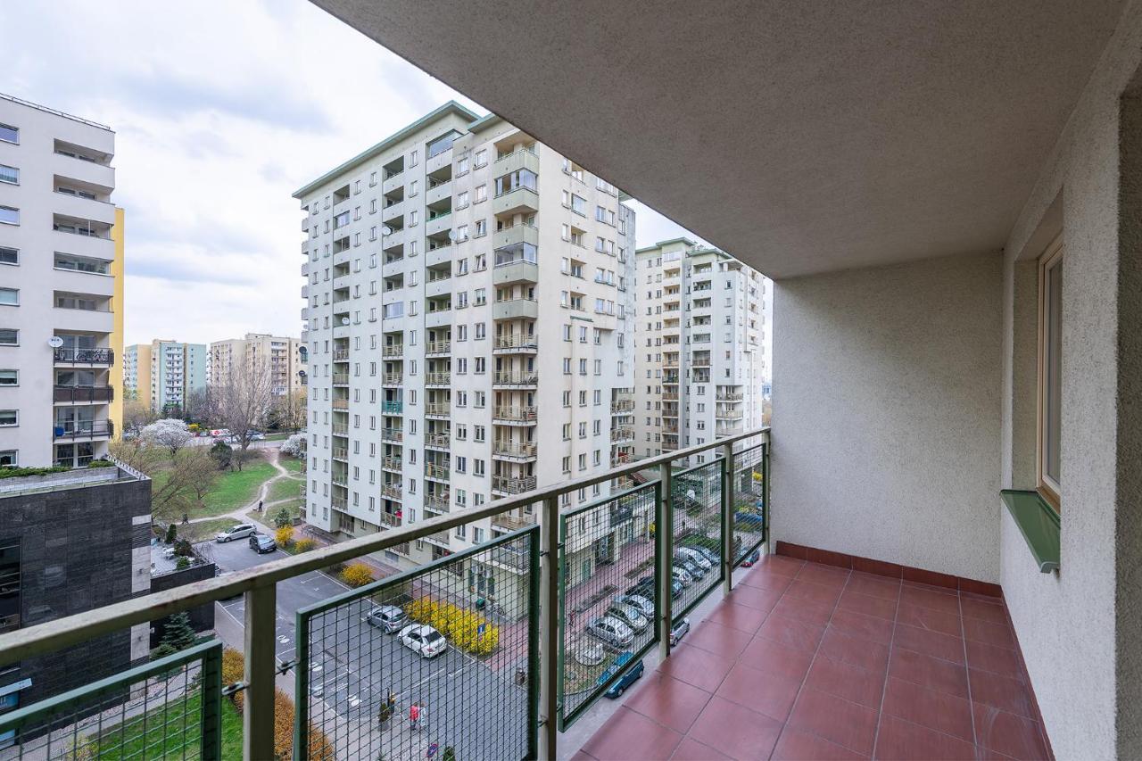 Bukowinska 12 Prywatne Mieszkanie 80M2 Z Dwiema Sypialniami I Balkonem 2X Bezplatne Miejsca Parkingowe Samodzielne Zameldowanie! Private Garage! Self Check-In System! Varşova Dış mekan fotoğraf