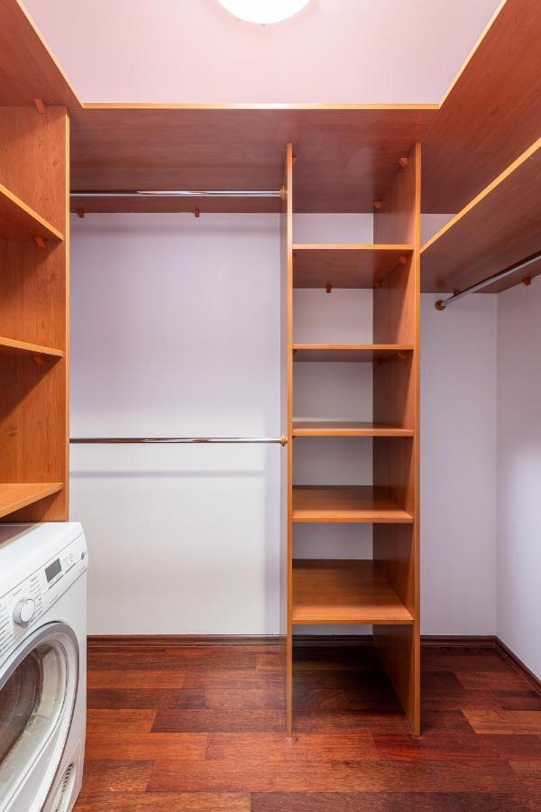 Bukowinska 12 Prywatne Mieszkanie 80M2 Z Dwiema Sypialniami I Balkonem 2X Bezplatne Miejsca Parkingowe Samodzielne Zameldowanie! Private Garage! Self Check-In System! Varşova Dış mekan fotoğraf